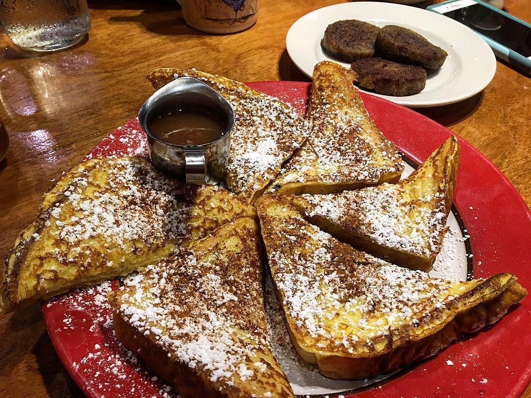 Top 10 Best Breakfast in Gatlinburg Smoky Mountains Tennessee