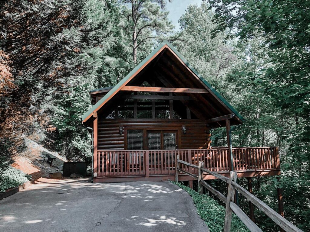 Cozy cabin in Black Bear Falls Gatlinburg Cabin