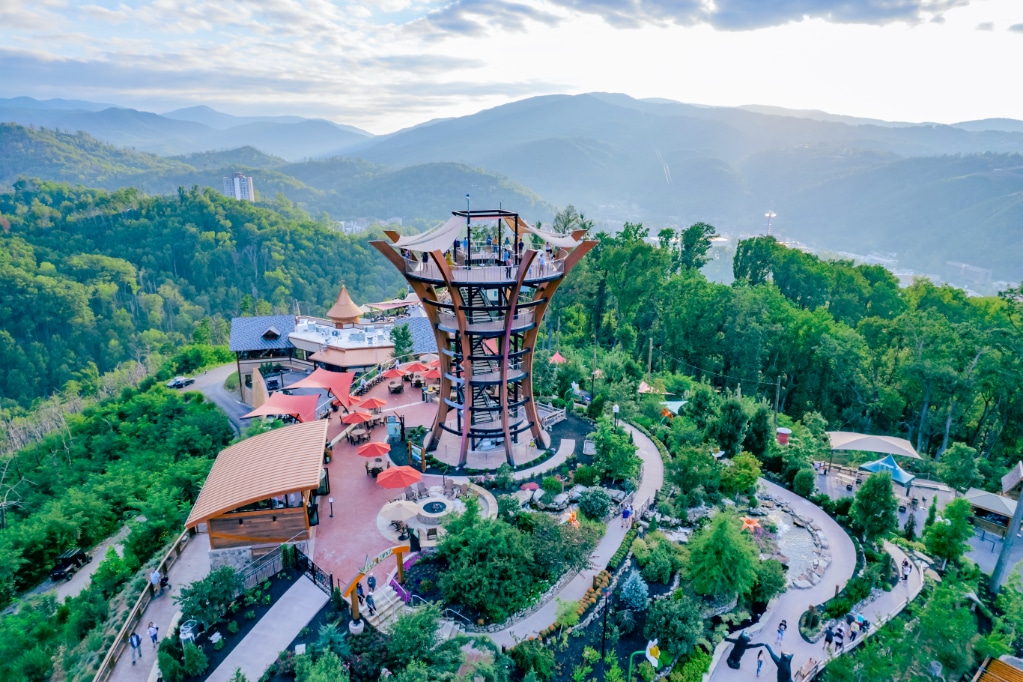 Anakeesta Tower that looks over the mountains