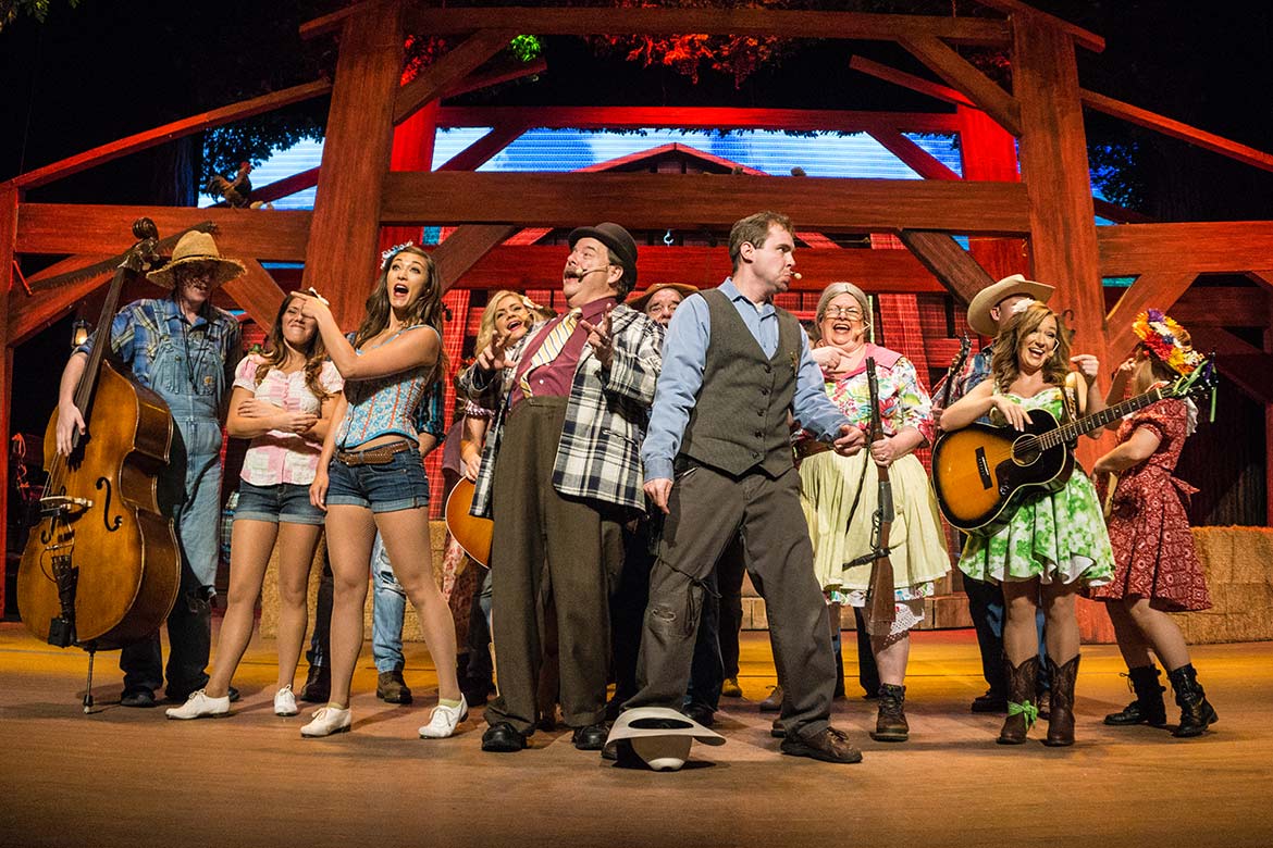 Top 5 Gatlinburg Dinner Shows To Create Memories