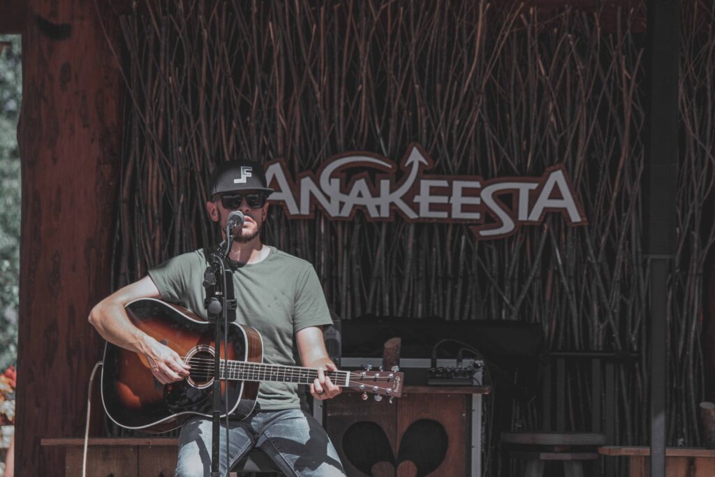 Anakeesta Live Performance