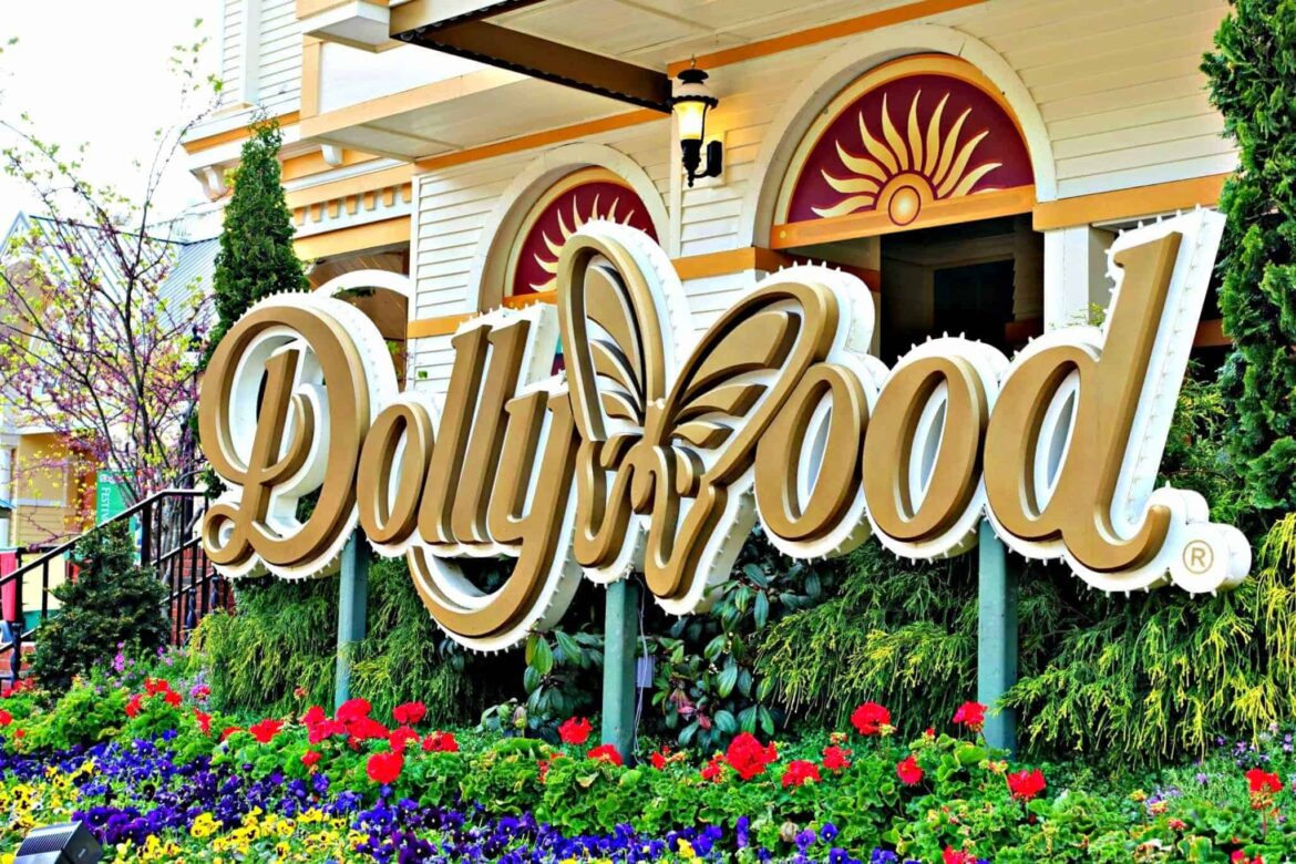 Dollywood Amusement Park Sign