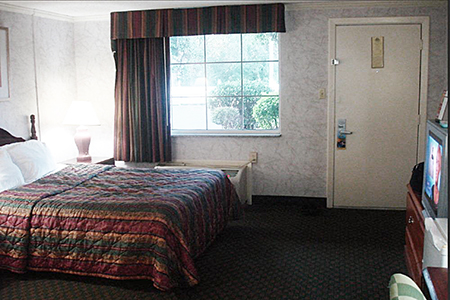 Days Inn Suite 450×300