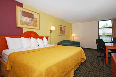 Quality Inn Historic East- Busch Garden Area Suite 450×300