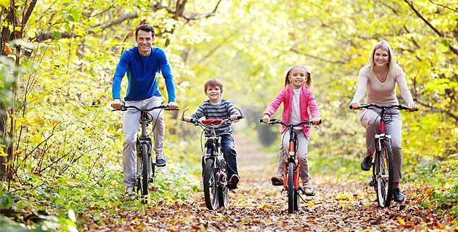 Gatlinburg_family_biking-650x330px