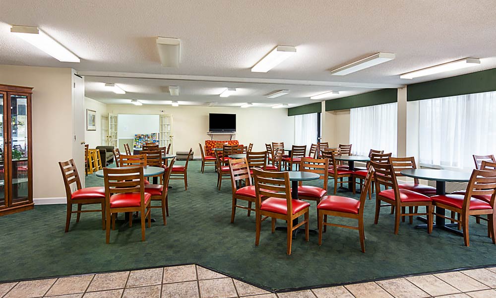 Econo Lodge Inn Suites Williamsburg Breakfast 02