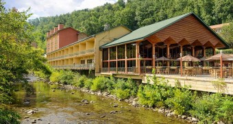Wg River Terraace Exterior 2 980