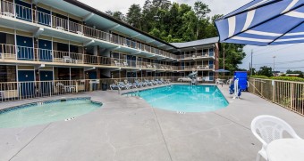 Wild-Bear-Falls-Pool