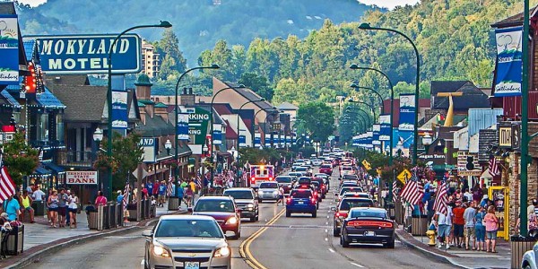 Downtown-Gatlinburg-03