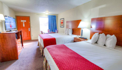 Evergreen-mountain-lodge-room-2